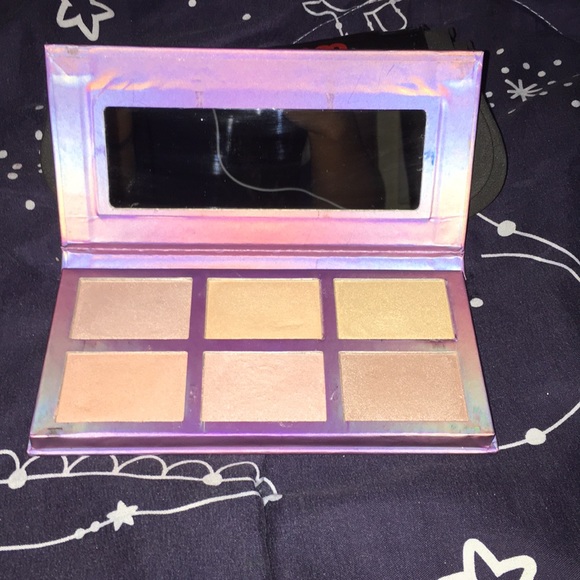 1 eyeshadow pallet 2 highlight pallets - Picture 3 of 4